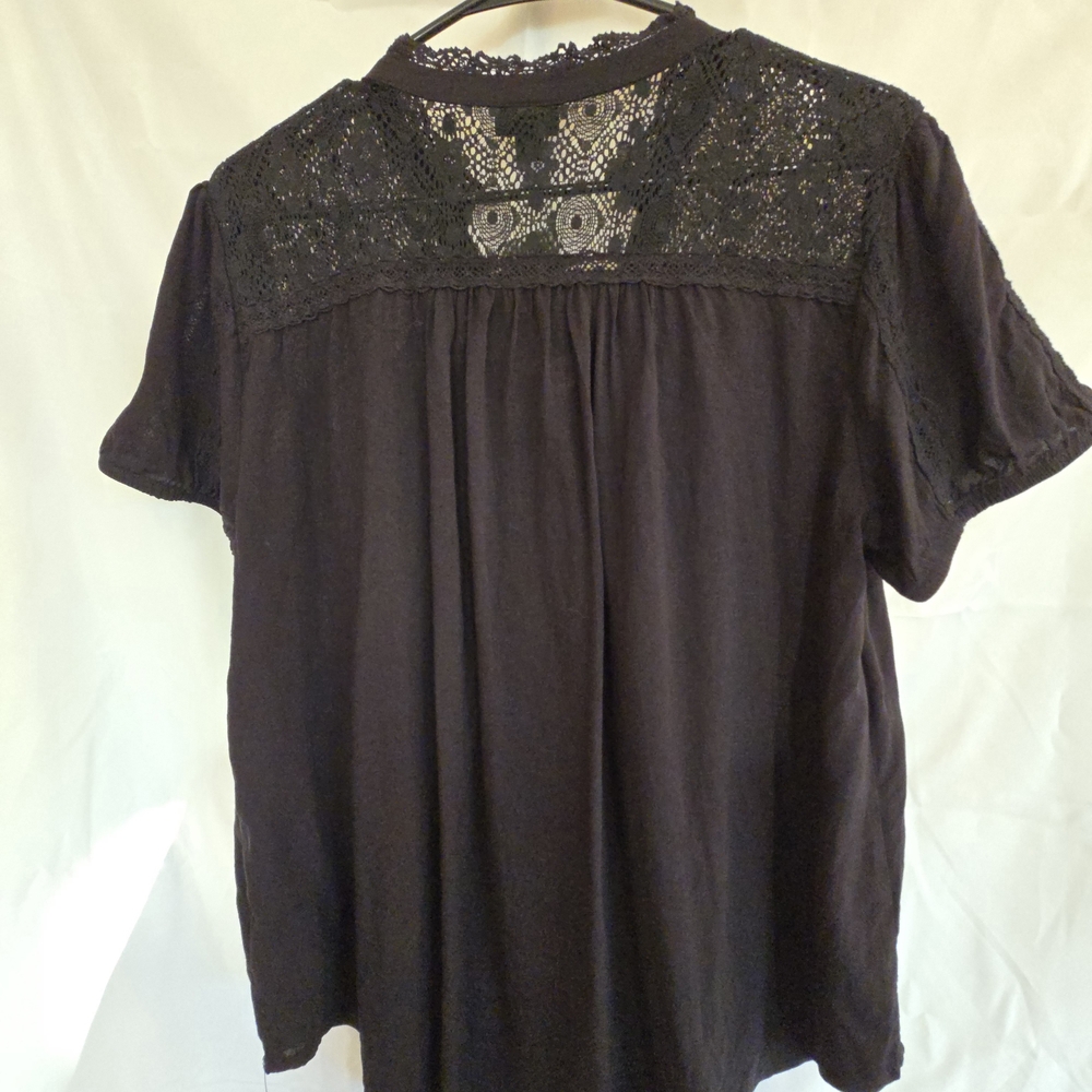 NWT - Torrid Black Lace Detail Women's Top - Picture 7 of 7